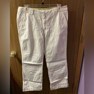 Womens Old Navy White Khaki Pants.